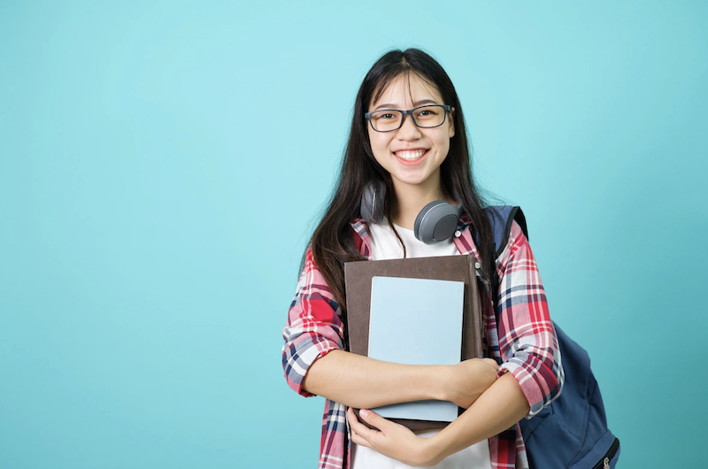 Teen Confidence FAQ: Helping Your Daughter Believe in Herself