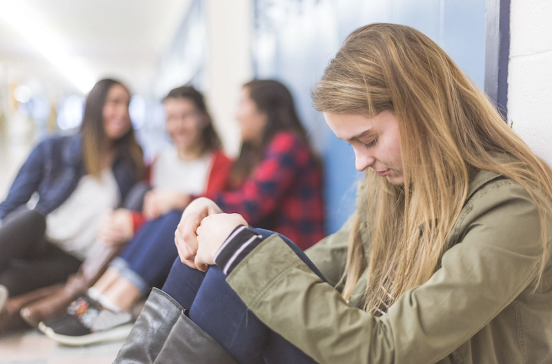 Popular Girls in High School: What Parents Need to Know About Popularity, Pressure, and “Mean Girl” Behavior